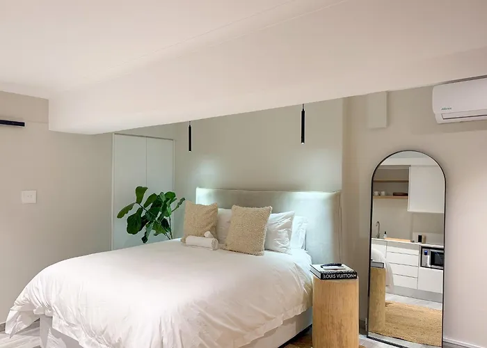 Lux Stylish Studio, 24Hr Security - Mouille Point, Walk To Promenade & 5Mins To Beach !