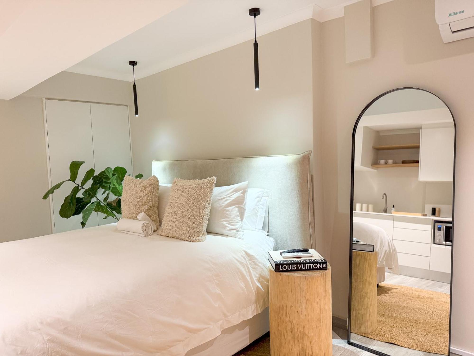 Lux Stylish Studio, 24hr Security - Mouille Point, Walk To Promenade & 5mins To ! Apartment