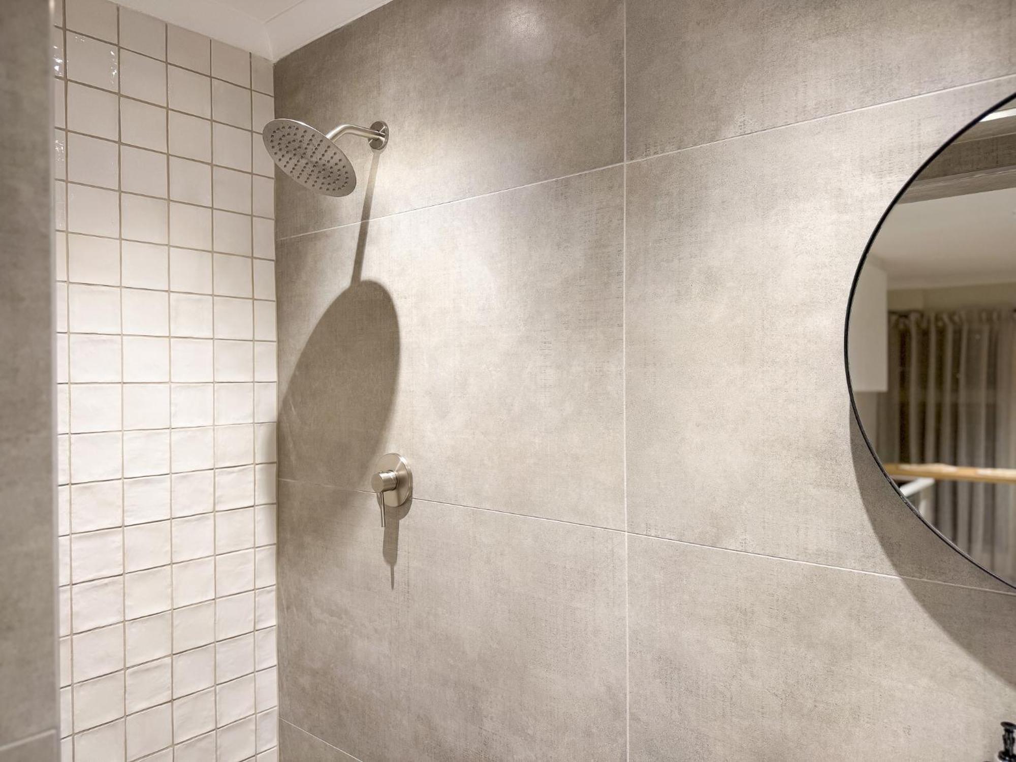 Apartment Lux Stylish Studio, 24hr Security - Mouille Point, Walk To Promenade & 5mins To !
